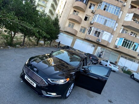Ford Fusion, 2017 il Ford Fusion, 2017 il