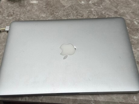 Apple Macbook Pro (Retina, 13-inch, Early 2015)