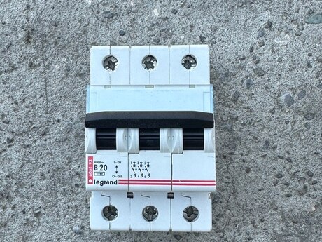 Elektrik avtomatı