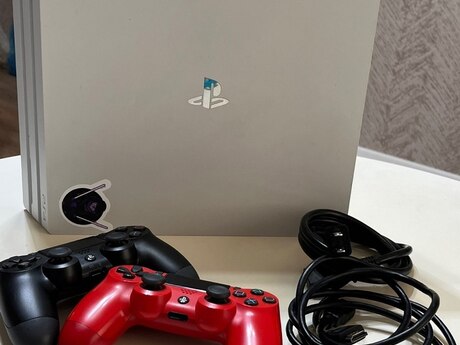 PlayStation 4 pro 1 TB White edition