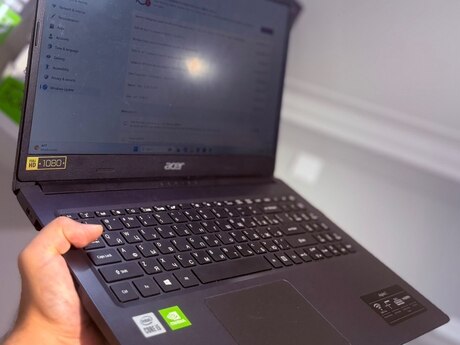 Noutbuk Acer
