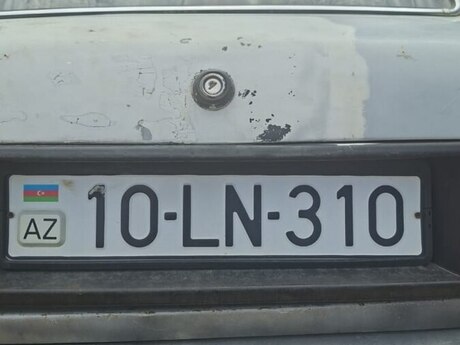 Avtomobil qeydiyyat nişanı - 10-LN-310