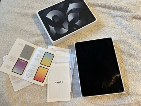 Apple iPad Air (2022) Space Gray 64GB