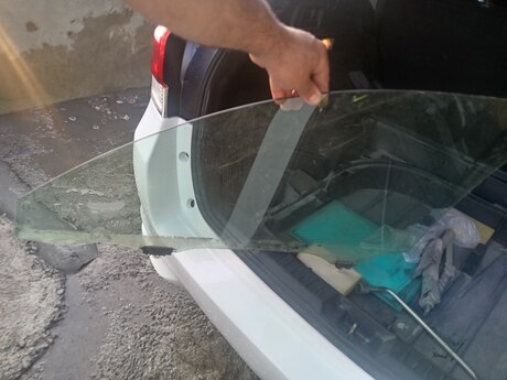 Toyota Corolla, Toyota Fielder şüşələri