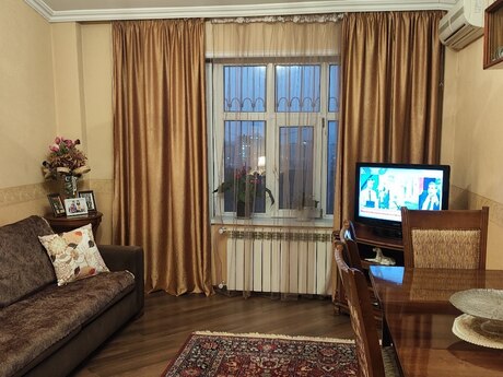 2-otaqlı yeni tikili, E.Süleymanov küç., 90 m²