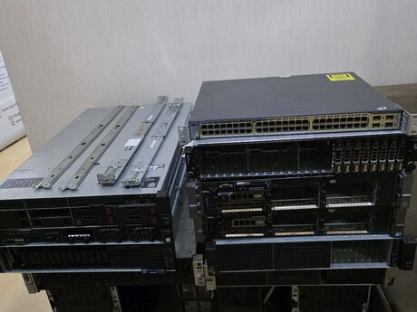 Server HPE və DELL EMC