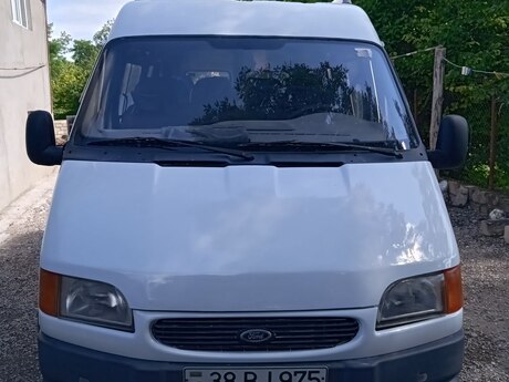 Ford Transit, 2000 il
