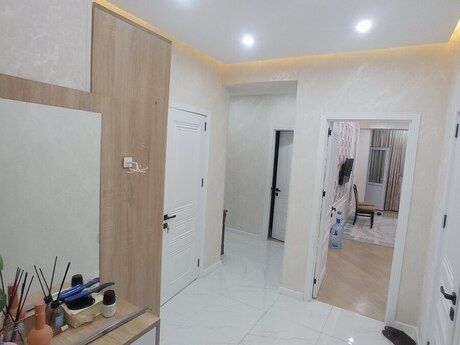 4-otaqlı yeni tikili, Saray qəs., 108 m²