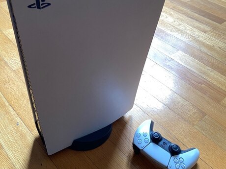 Playstation 5 Fat + PS5 charging station + oyun