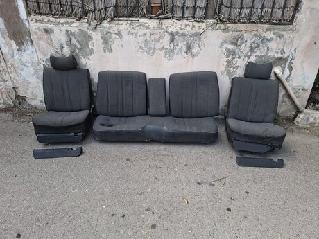 Gaz  24 10 oturacaqları