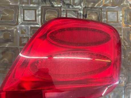 Bentley Сontinental arxa sağ stop işığı