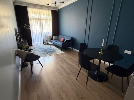 28 Mayda 2 otaqlı yeni tikili mənzil satılır, 70 m², 280 000 AZN, şəkil 2 / 12