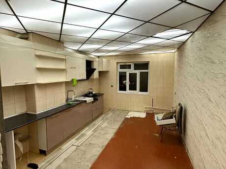 Yeni Günəşlidə 5 otaqlı köhnə tikili mənzil satılır, 103 m², 162 000 AZN, şəkil 5 / 9