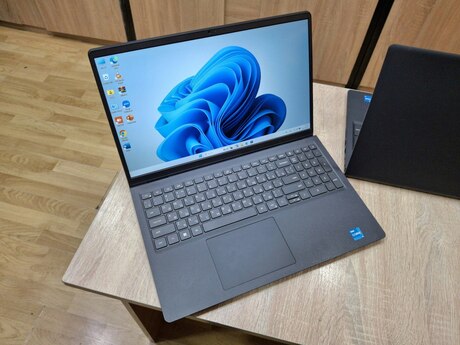 Noutbuk Dell Latitude 15 3530