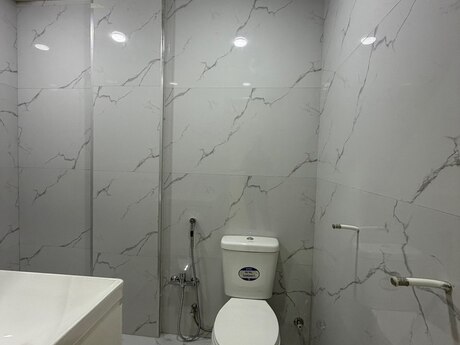 Qurtuluş 93 kompleksində 3 otaqlı yeni tikili mənzil satılır, 72 m², 84 000 AZN, şəkil 5 / 11