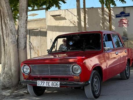 LADA (VAZ) 21013, 1987 il