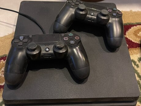 Sony PlayStation 4 Slim 