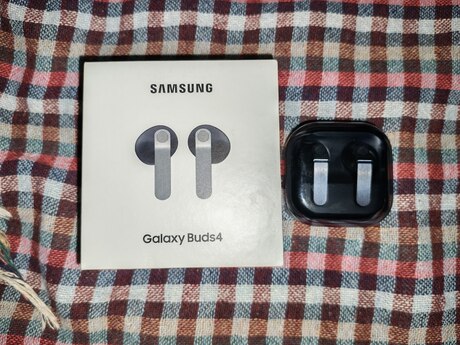 Samsung buds 4