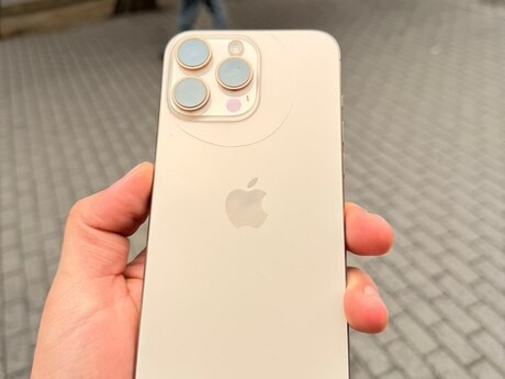 Apple iPhone 16 Pro Max Desert Titanium 256GB/8GB