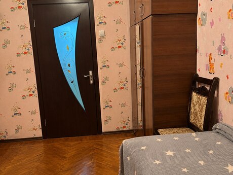 4-otaqlı mənzil kirayə verilir, Neftçilər m., 70 m²