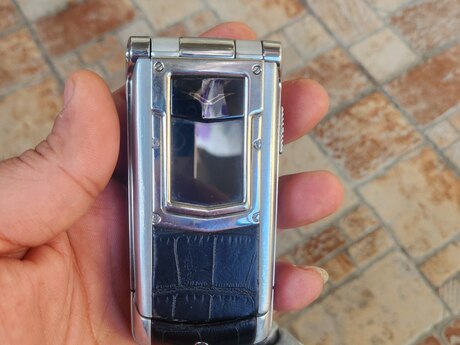 Vertu Constellation Ayxta Black Alligator