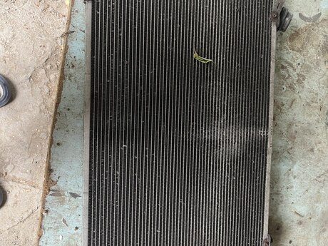 Toyota Prius 20 kondisioner radiatoru