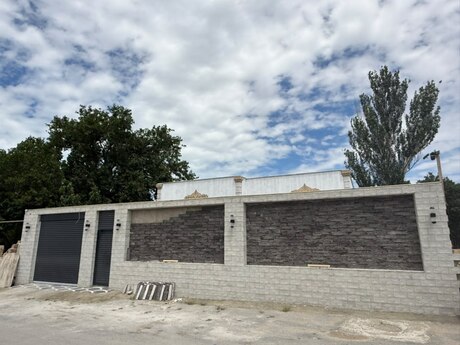 Sarayda 5 otaqlı həyət evi satılır, 102 m², 250 000 AZN, şəkil 2 / 12