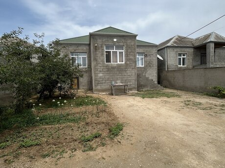 3 otaq · 130 m² · 1/1 mərtəbə, Binə