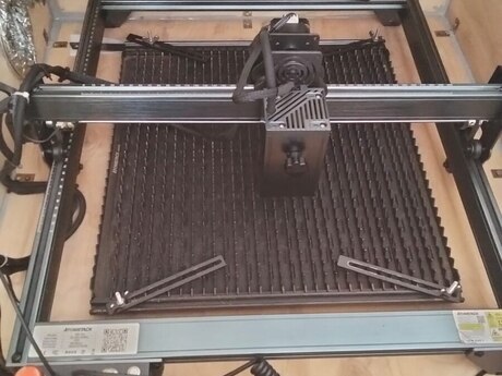 CNC lazer kəsim aparatı