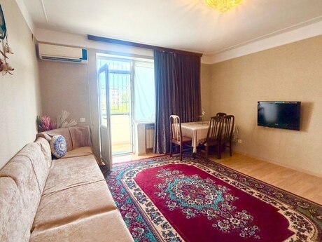 Bakıxanovda 2 otaqlı köhnə tikili mənzil satılır, 71 m², 150 000 AZN, şəkil 2 / 12