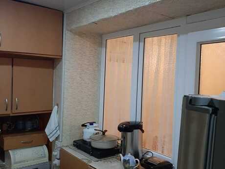 Badamdarda 2 otaqlı köhnə tikili mənzil satılır, 42 m², 97 000 AZN, şəkil 5 / 10