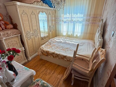 Yeni Günəşlidə 3 otaqlı köhnə tikili mənzil satılır, 70 m², 160 000 AZN, şəkil 4 / 8