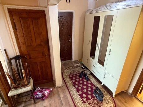 Yeni Günəşlidə 3 otaqlı köhnə tikili mənzil satılır, 70 m², 160 000 AZN, şəkil 3 / 8