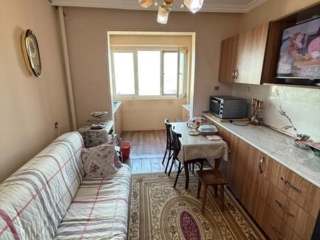 Yeni Günəşlidə 3 otaqlı köhnə tikili mənzil satılır, 70 m², 160 000 AZN, şəkil 5 / 8