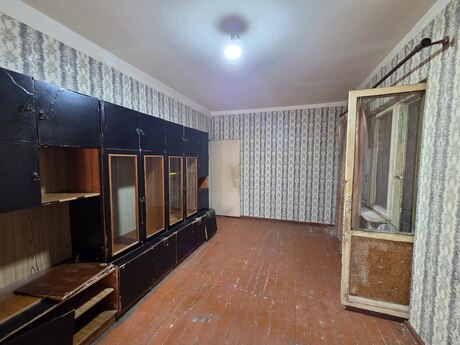 8-ci mikrorayonda 1 otaqlı köhnə tikili mənzil satılır, 50 m², 137 000 AZN, şəkil 3 / 12