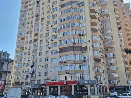 2 otaqlı mənzil, 65 m², 8-ci mikrorayon, 600 AZN