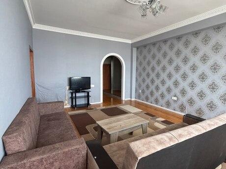8-ci mikrorayonda 2 otaqlı yeni tikili mənzil kirayə verilir, 65 m², 600 AZN/ay, şəkil 2 / 12