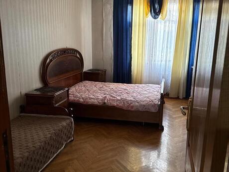 Продаётся 3-комнатная квартира в старом фонде, Gənclik, 75 м², 230 000 AZN, фото 4 / 12