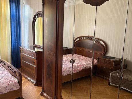 Продаётся 3-комнатная квартира в старом фонде, Gənclik, 75 м², 230 000 AZN, фото 2 / 12