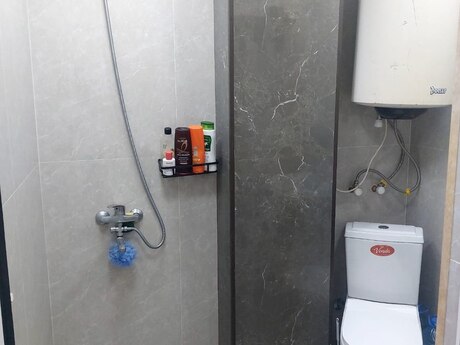 Qurtuluş 93 kompleksində 3 otaqlı yeni tikili mənzil satılır, 72 m², 110 000 AZN, şəkil 5 / 9