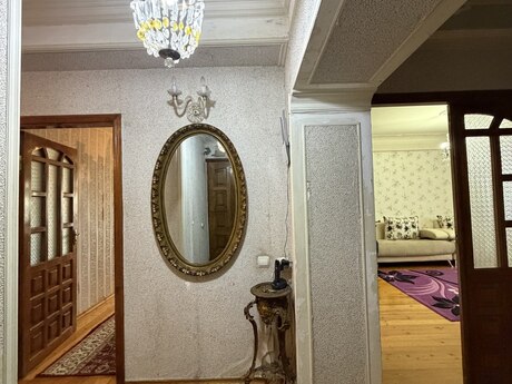 Bakıxanovda 4 otaqlı köhnə tikili mənzil satılır, 110 m², 190 000 AZN, şəkil 5 / 12