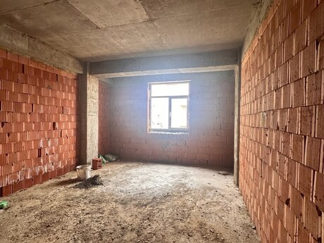 Qurtuluş 93 kompleksində 2 otaqlı yeni tikili mənzil satılır, 86 m², 90 000 AZN, şəkil 3 / 8