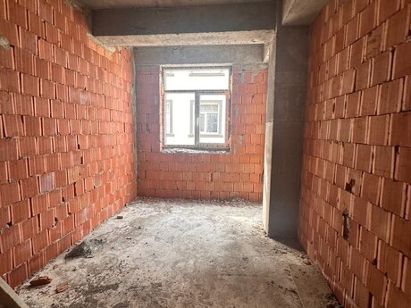 Qurtuluş 93 kompleksində 2 otaqlı yeni tikili mənzil satılır, 86 m², 90 000 AZN, şəkil 2 / 8