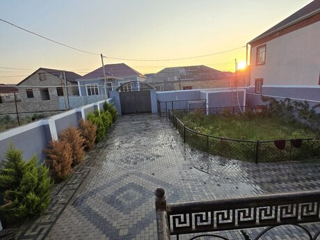 4 otaq · 130 m² · 1/1 mərtəbə, Yeni Ramana
