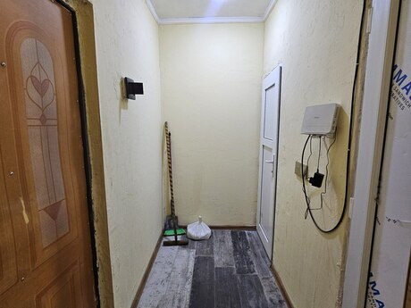 7-ci mikrorayonda 2 otaqlı köhnə tikili mənzil satılır, 43 m², 106 000 AZN, şəkil 5 / 7