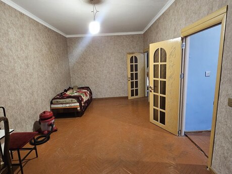 7-ci mikrorayonda 2 otaqlı köhnə tikili mənzil satılır, 43 m², 106 000 AZN, şəkil 3 / 7