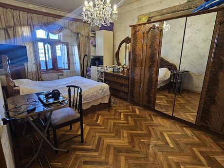 Azadlıq Prospektidə 5 otaqlı köhnə tikili mənzil satılır, 130 m², 275 000 AZN, şəkil 3 / 12