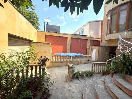 6-room house for sale in 6-cı mikrorayon, 300 m², 580 000 AZN, photo 3 / 12