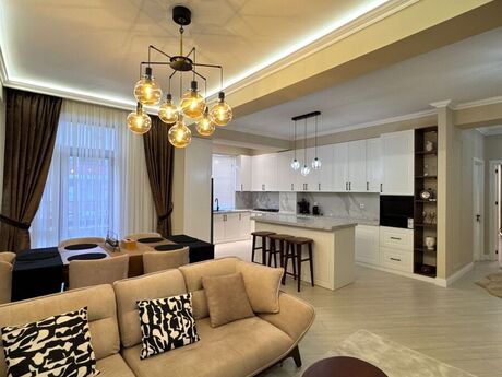 Продаётся 4-комнатная квартира в новостройке, Nəsib bəy Yusifbəyli küçəsi, 175 м², 485 000 AZN, фото 3 / 12