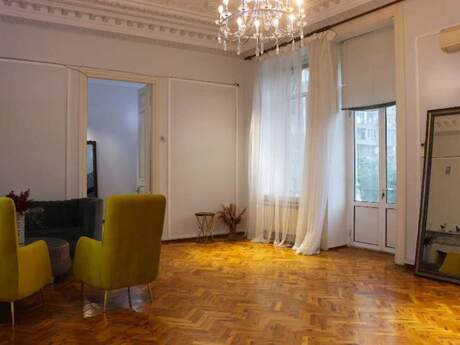 Sahildə 6 otaqlı köhnə tikili mənzil satılır, 240 m², 910 000 AZN, şəkil 4 / 12